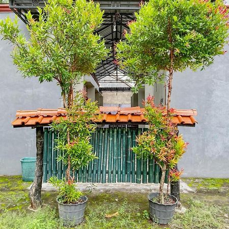 Rogojampi Griya Asri Syariah Mitra Reddoorz酒店 外观 照片