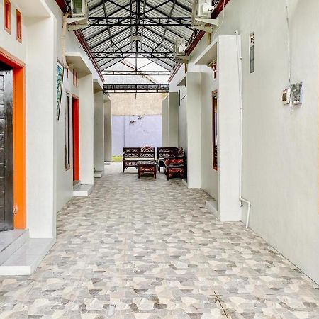 Rogojampi Griya Asri Syariah Mitra Reddoorz酒店 外观 照片