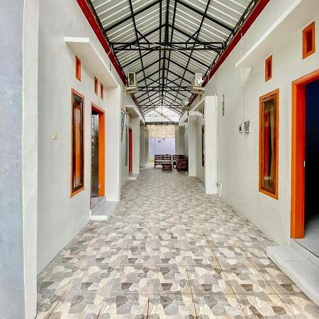 Rogojampi Griya Asri Syariah Mitra Reddoorz酒店 外观 照片