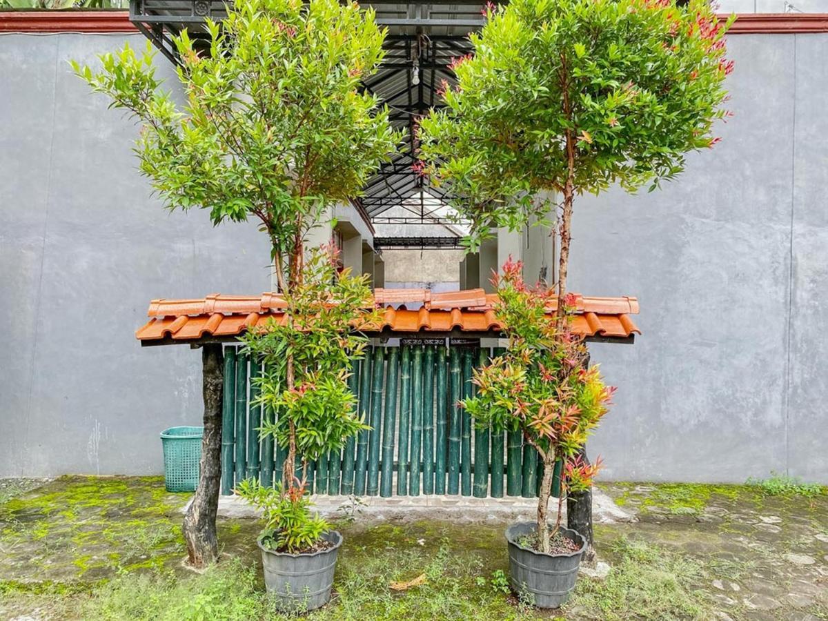 Rogojampi Griya Asri Syariah Mitra Reddoorz酒店 外观 照片